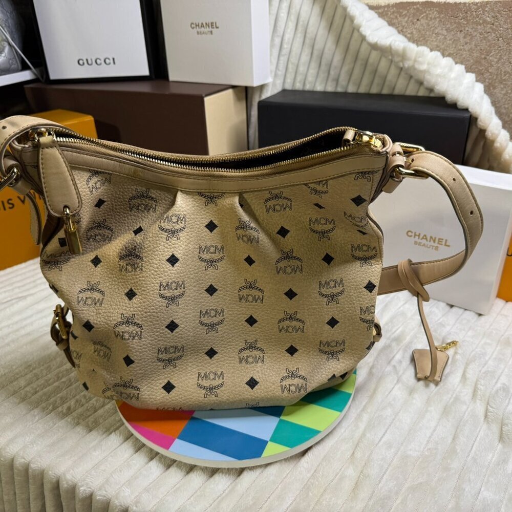*Authentic* MCM Crosssbody Bag - Picture 3 of 6